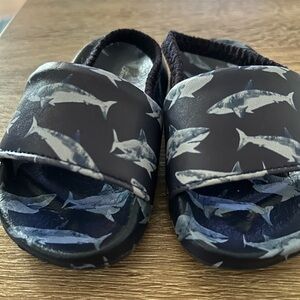 Tommy Bahama Toddler Slides Sandals Blue With Sharks Size 4/5